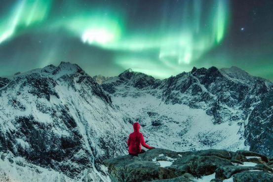 Ultimate Guide to Northern Lights: Norway Fjords & Finland’s Glass Igloos
