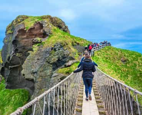 Ultimate Guide to Northern Ireland’s Coastal Wonders: Giant’s Causeway & Carrick-a-Rede Rope Bridge